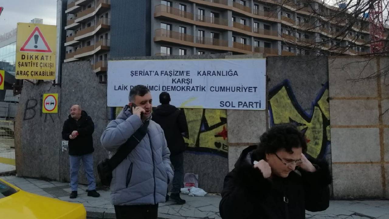 Nasuh Mahruki, 15 Temmuz Paylaşımı Nedeniyle Halkı Kin ve Düşmanlığa Tahrik Suçlamasıyla Tutuklandı